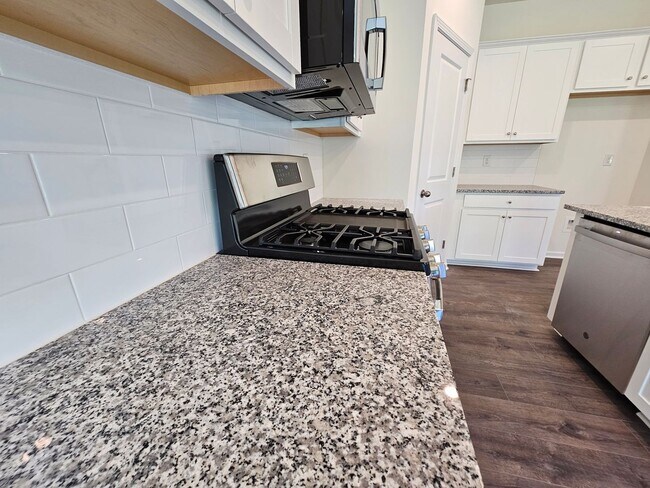 Photo - Like New End-Unit townhome in Monroe!