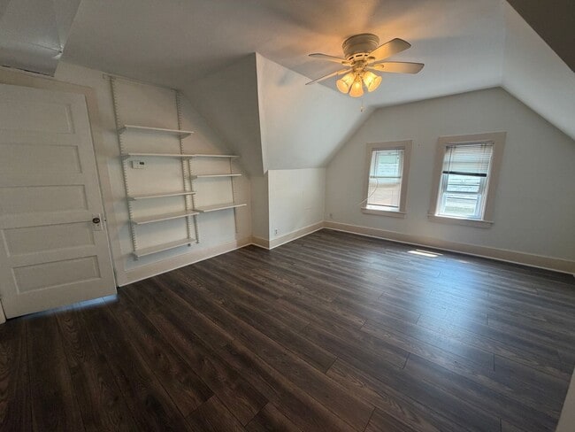 Building Photo - 1675 N Marshall St Unit 1675 N Marshall St 3rd Floor