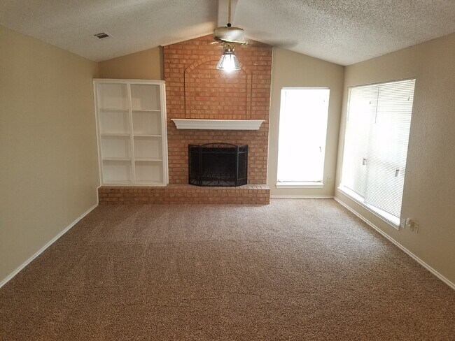 Photo - Townhome Located In Shadow Hills Near Take-Out, Walmart & Minutes from W. Loop 289 Access!