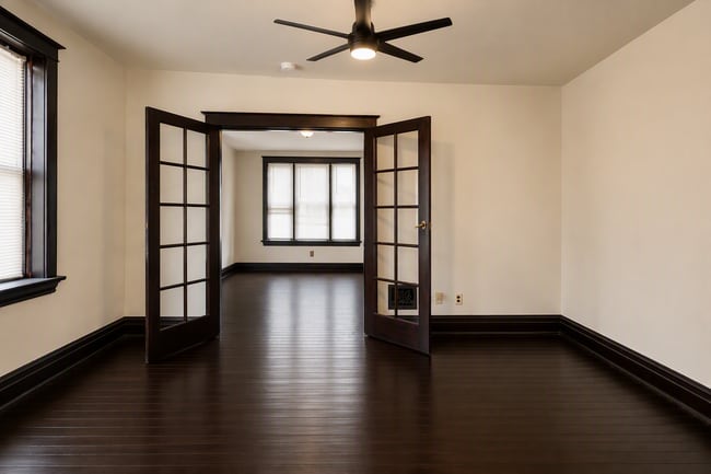 Building Photo - 4601 Wilcox Ave Unit Charming Bevo Apartment (South City STL)