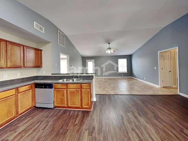 Photo - 2106 Bimelech Ln