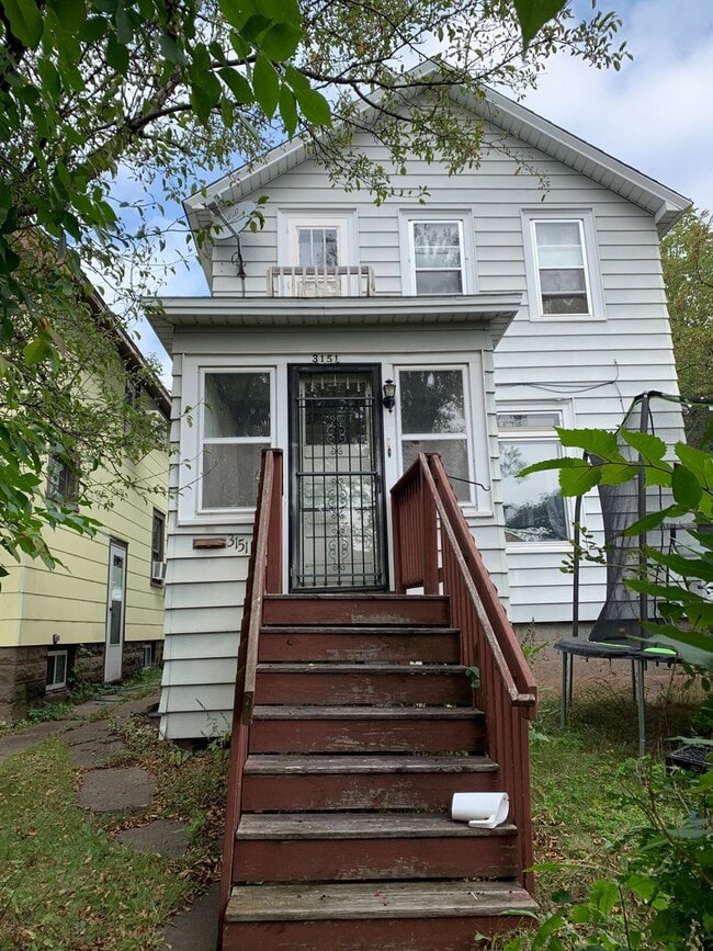 Building Photo - AVAILABLE August 6th - 2 + Bed 1 Bath Renovated Home on Corner Lot