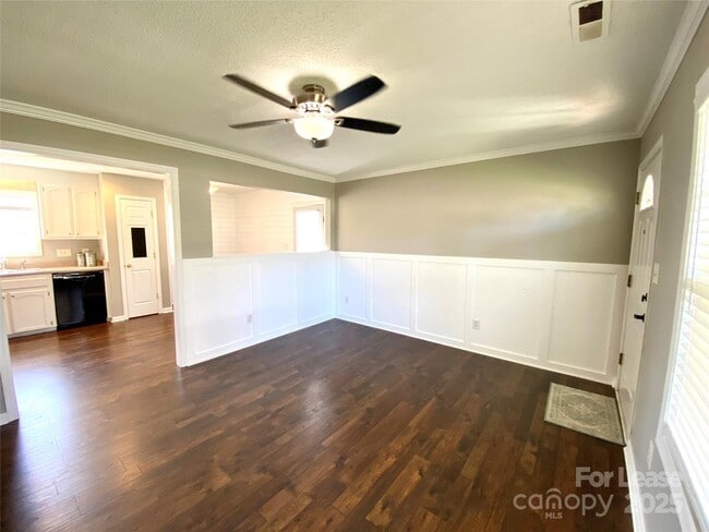 Photo - 15 Linestowe Dr