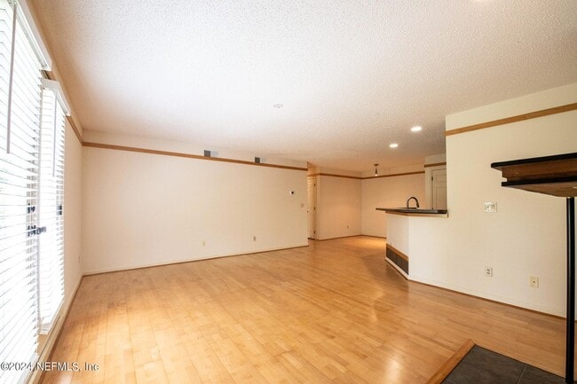 Photo - 13715 Richmond Park Dr N Unidad 604
