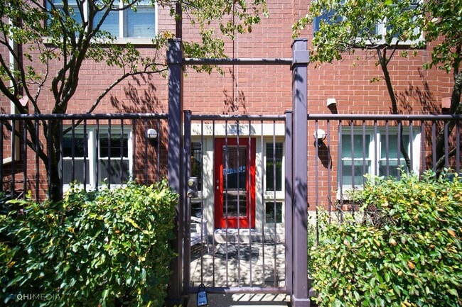 Building Photo - 1730 W Terra Cotta Pl Unit D