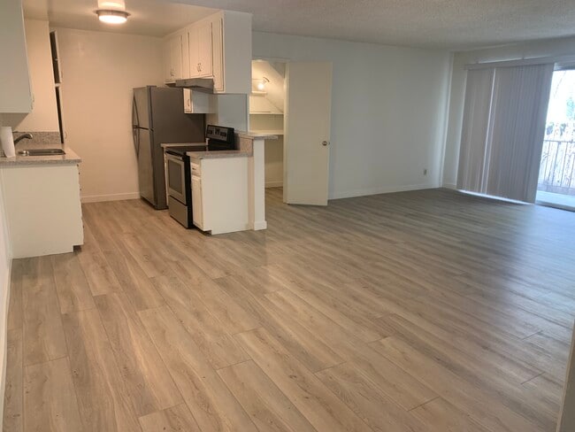 Living Room, Dining Room, Kitchen - 1321 Centinela Ave Apartments