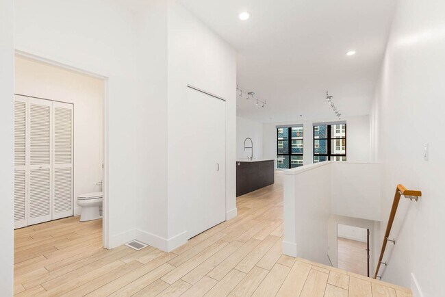 Photo - 615 E Pike St Unit 302