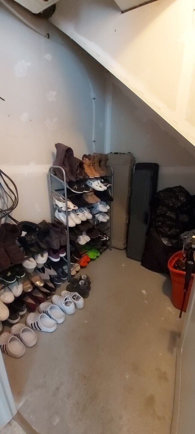 Photo - 1816 Rutherford Rd SW