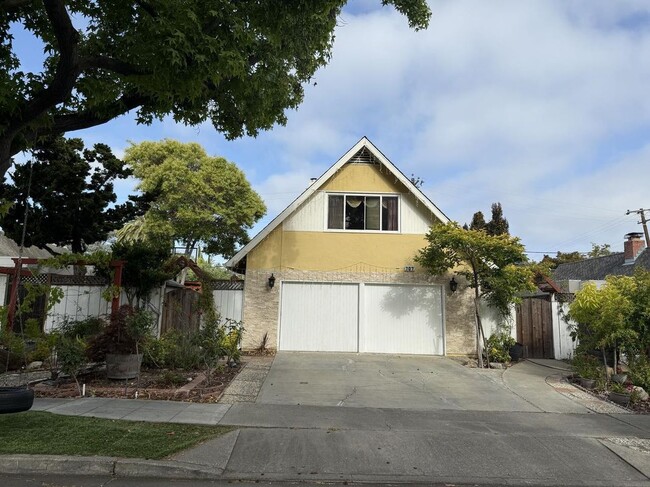 Building Photo - 707 Pierino Ave Rental