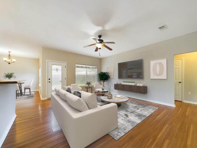 Photo - 143 Creve Core Dr