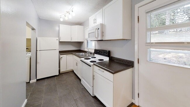 Photo - 1107 River Ct Unit B