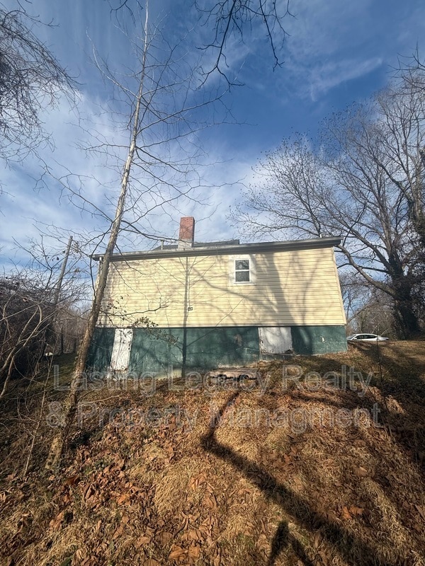 Photo - 325 Jackson St