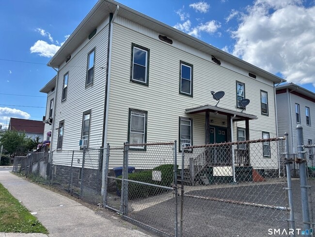 Photo - 236 Brooks St
