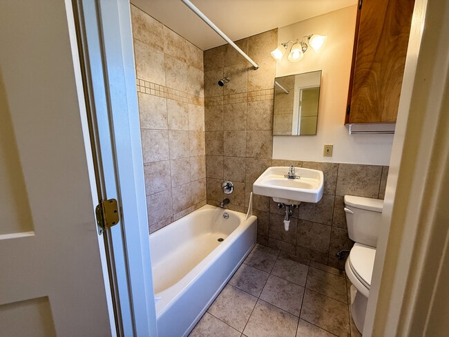 Bathroom - Brentwood Apartments
