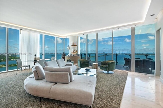 Photo - 700 NE 26th Terrace