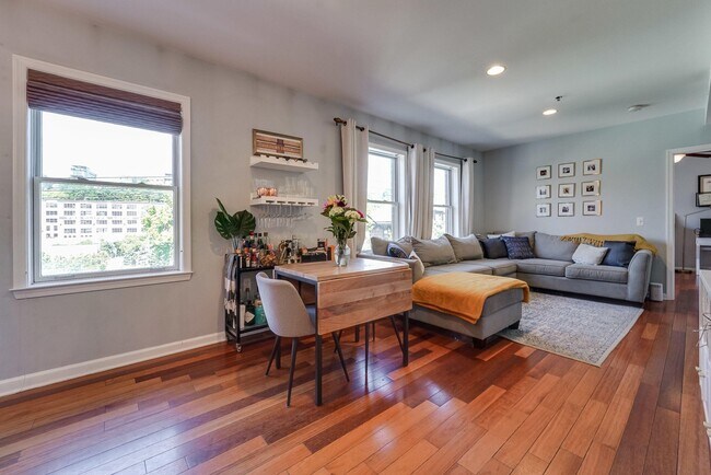 Photo - 650 2nd St Unit 4G
