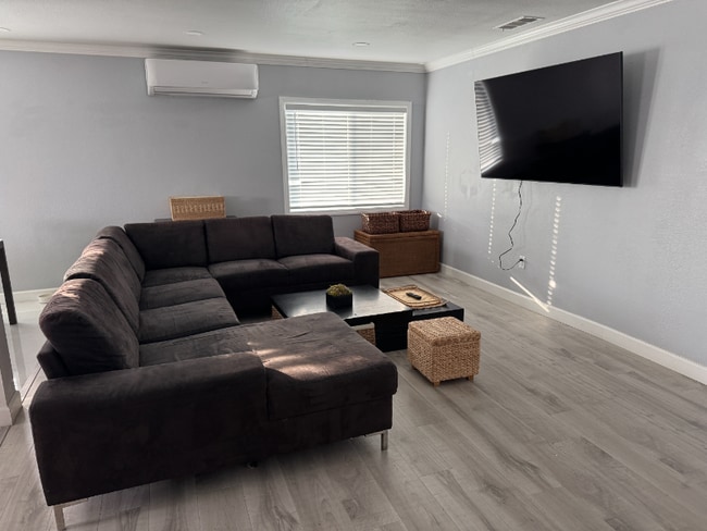 Photo - 4 W 4th St Casa