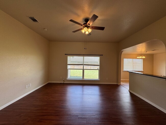 Photo - 7819 Woodbury Dr