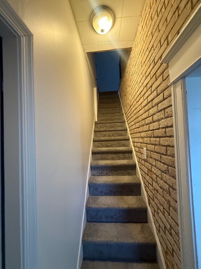 Entry steps - 5734 Walker St Unit 2nd Flr