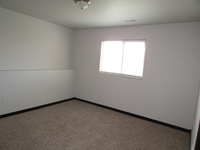 Photo - MODERN 3 BEDROOM IN ELKS CROSSING