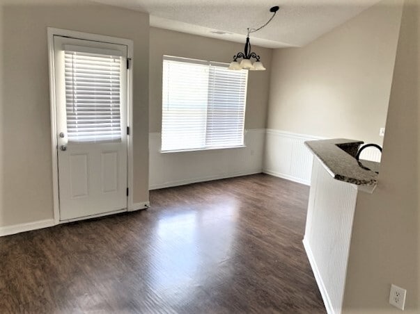 Photo - 223 Lancaster Way