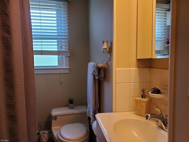 Photo - 480 Parkway Dr Unit 3R