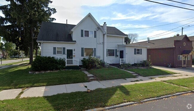 Building Photo - 2122a N 13th St Rental