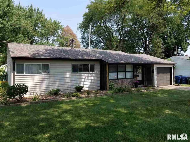 Building Photo - 1904 North Oak St Rental