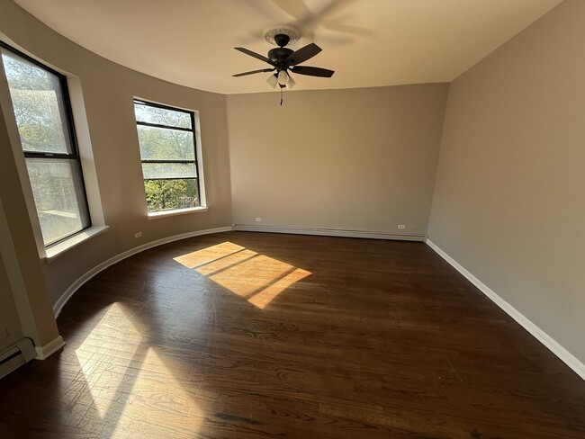 Photo - 5858 S King Dr Unit 3