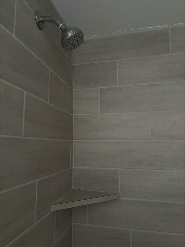 Building Photo - 919 Brooks Ave