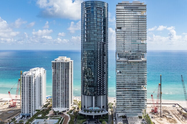 Vista adicional del edificio - Porsche Design Tower