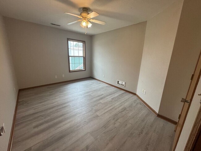 Photo - 857 Broadway Unidad #1