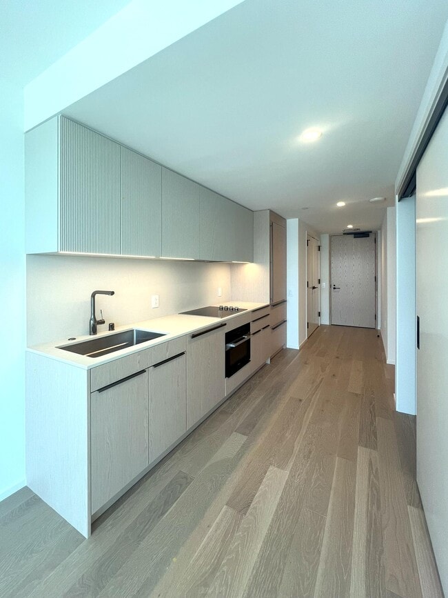 Building Photo - 333 Ward Ave Unit 2813