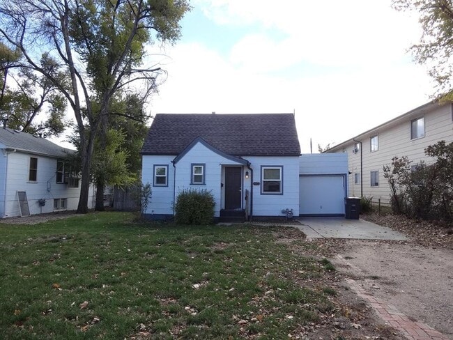 Photo - Fantastic 2 bedroom house avail NOW