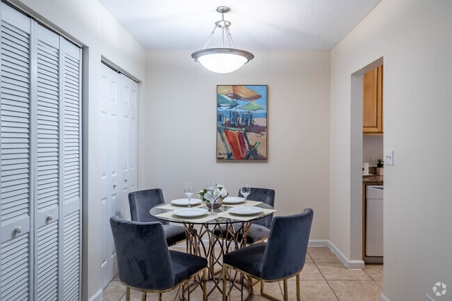 1 BR, 1 BA - 619SF