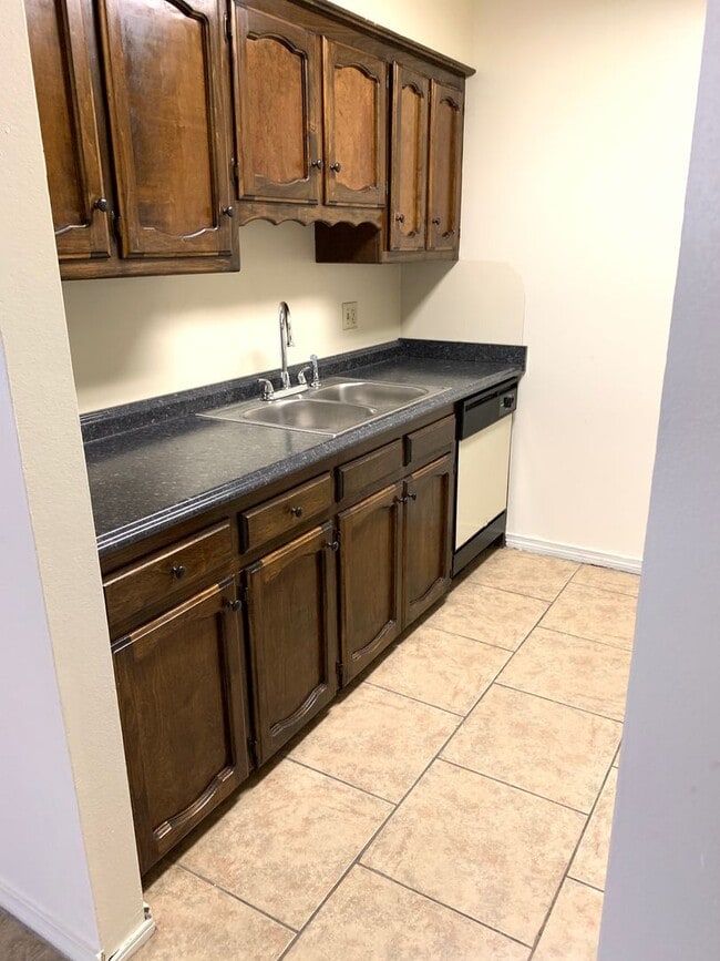 Photo - 8145 Bayou Fountain Ave Unidad 8145-2