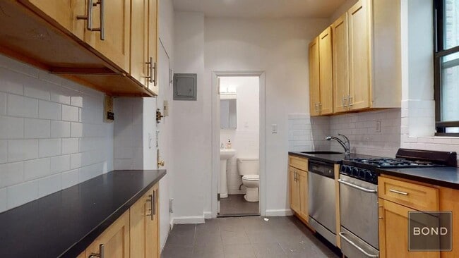 Building Photo - 324 E 91st St Unit 6 Rental
