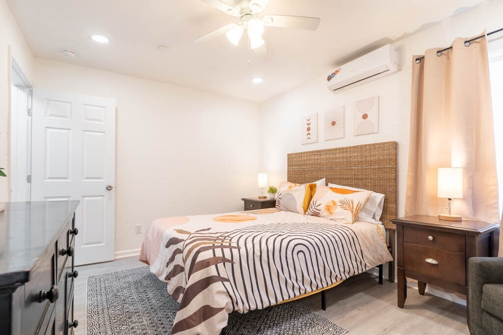 Photo - 1516 Avenue K