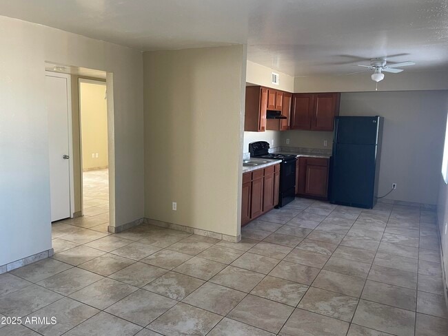 Building Photo - 1222 E Mountain View Rd Unit 213 Rental