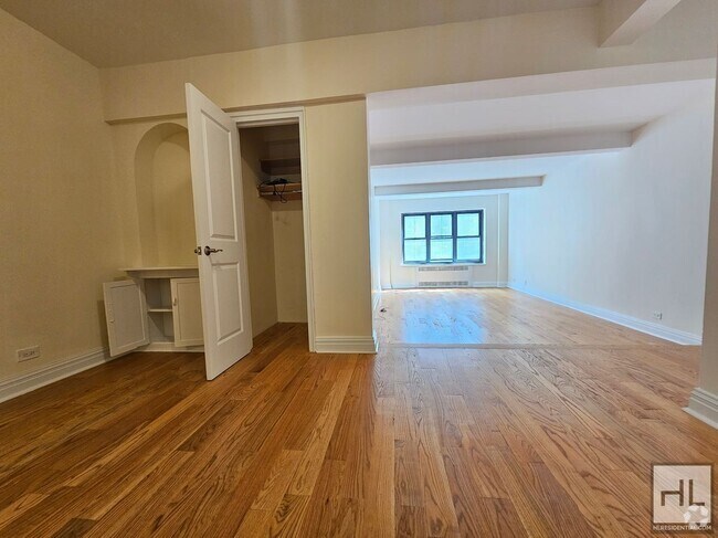 Building Photo - Spacious 2-Bedroom in Midtown East | 7th F... Unit 7H Rental