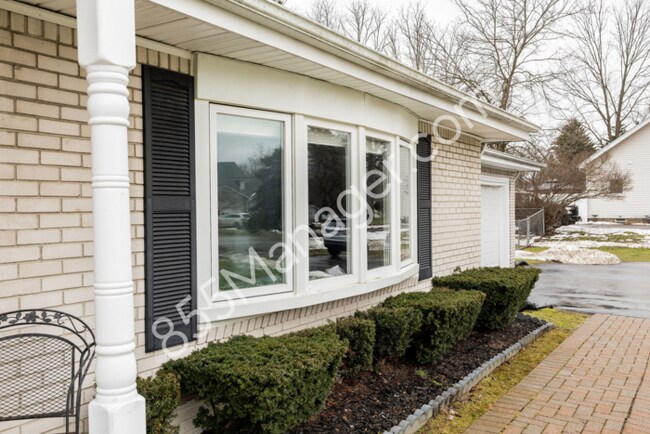 Photo - Charming Ranch Home: 3 Bed, 2.5 Bath in Wa...