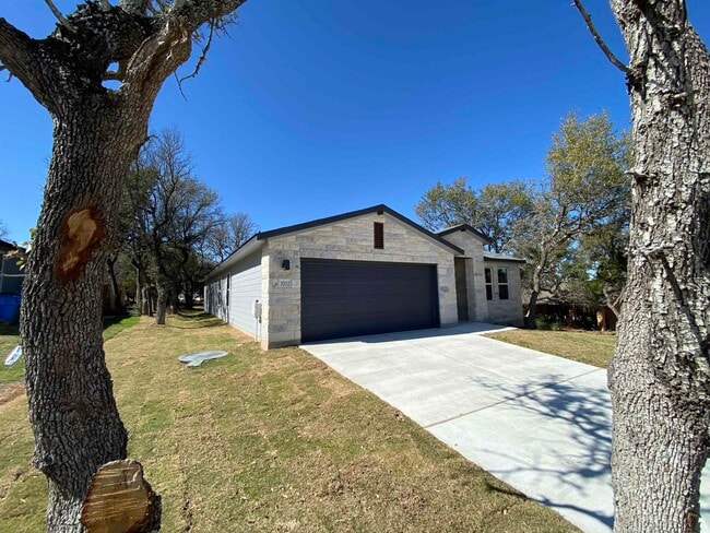 3702 Austin Cove