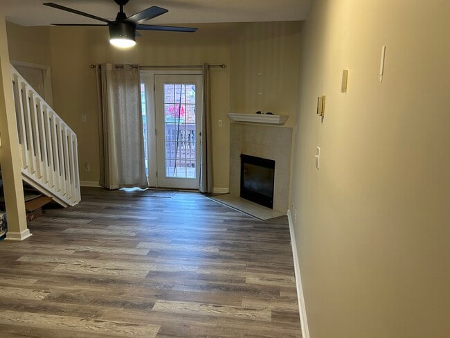 Photo - 1138 Neon Way Unidad 1138