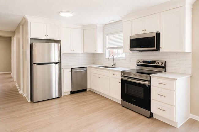 163 Williamsburg Ln