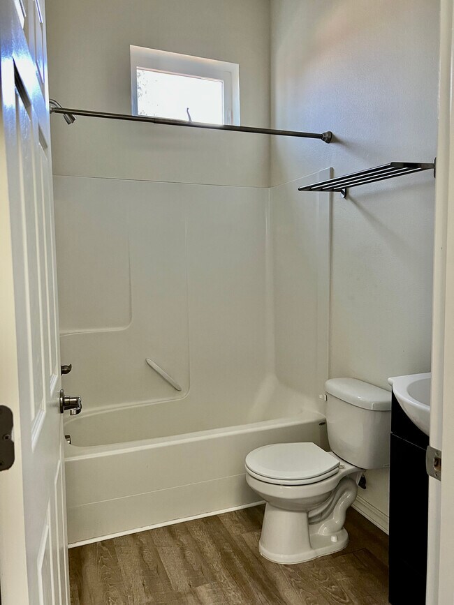 Baño en entre dos habitaciones - Tabor Burnside Apartments