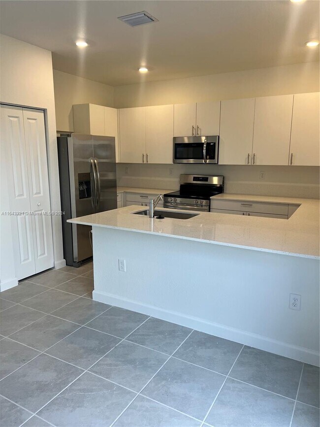 Southwest 232nd Lane, Princeton, FL 33032 - 3 BR 2.5 BA Townhouse