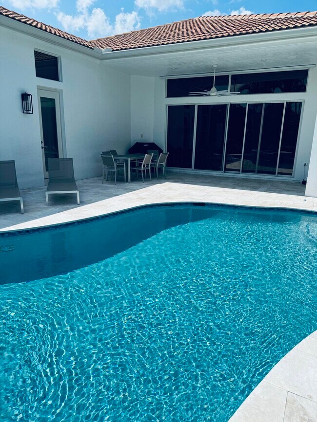 Photo - 156 Esperanza Way