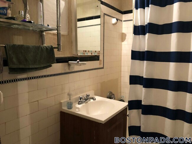 Photo - 349 Pleasant St Unidad C-4