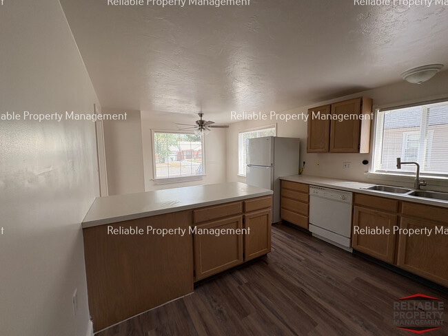 Photo - 357 W 20th St