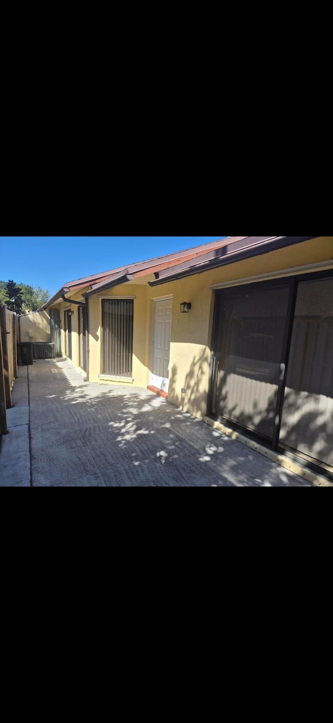 Building Photo - 394 Springdale Cir